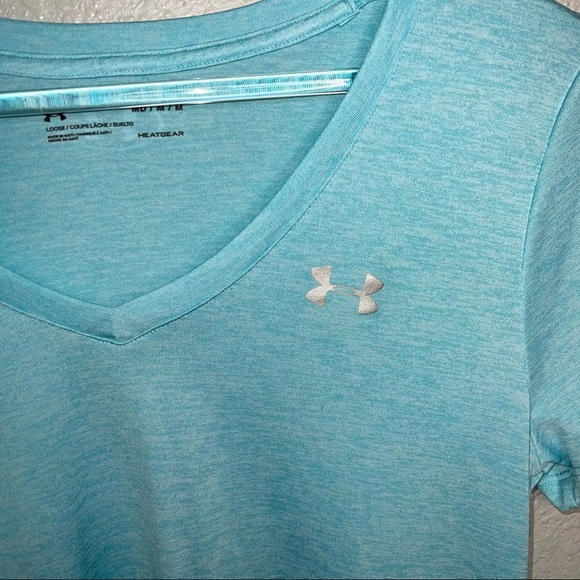 Under Armour short sleeve baby blue Loose Coupe  top - Picture 4 of 8